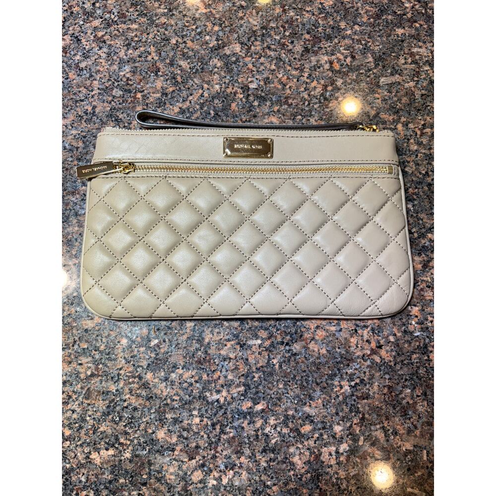 Michael Kors Sophie Quilt Large Leather Zip Clutch Taupe Excellent Cond